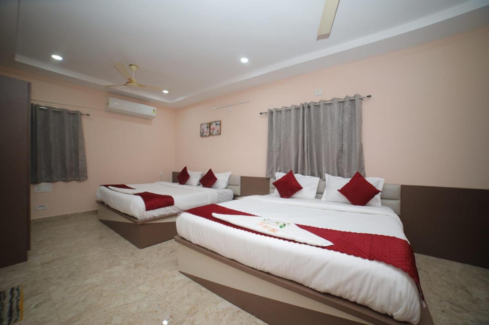 Sri Ganesh Grand Hotel Tirupati Kültér fotó
